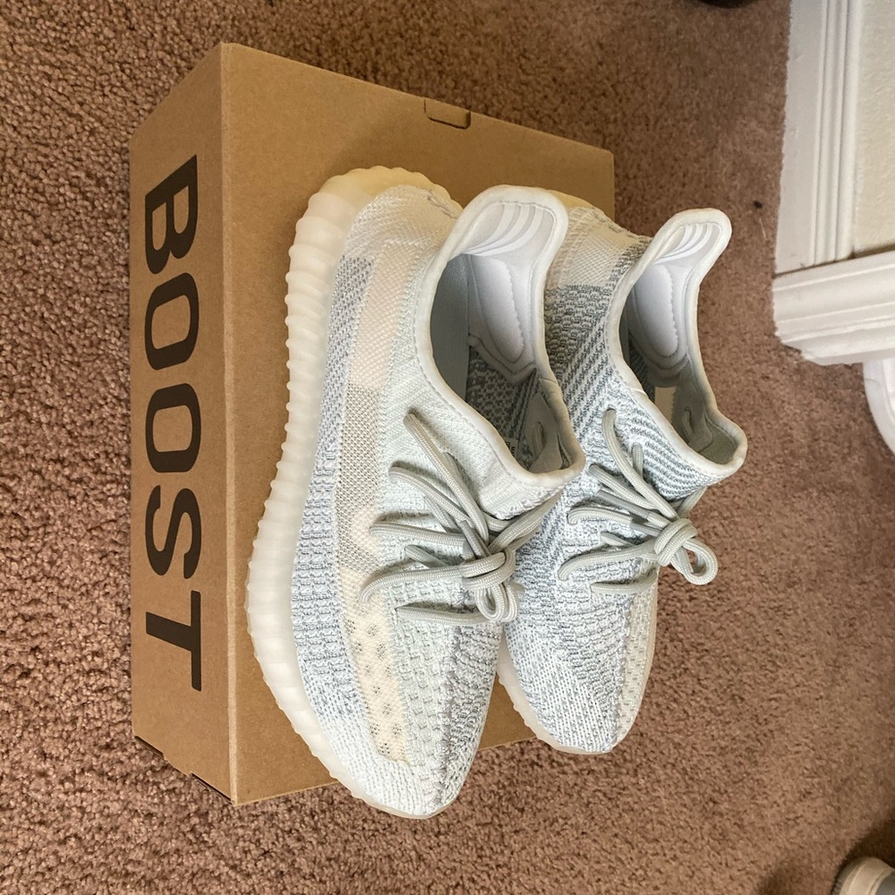 Yeezy cloud (reflective)